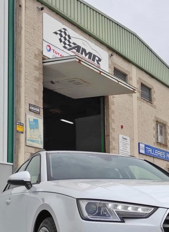 ¿Estás buscando un taller de coches en A Pobra do Caramiñal?